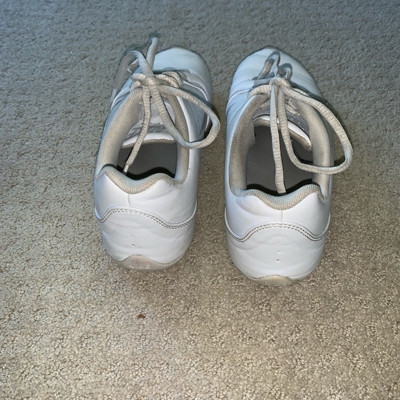 Nike Sideline Cheer Shoes - Picture 4 of 6